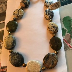 Serpentine, cultured pearl and silver necklace